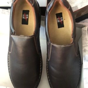 Dark brown mens shoes never worn
